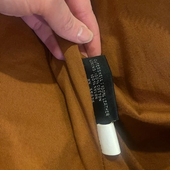 Wilson’s Adventure Bound leather jacket with tassels - Picture 8 of 9